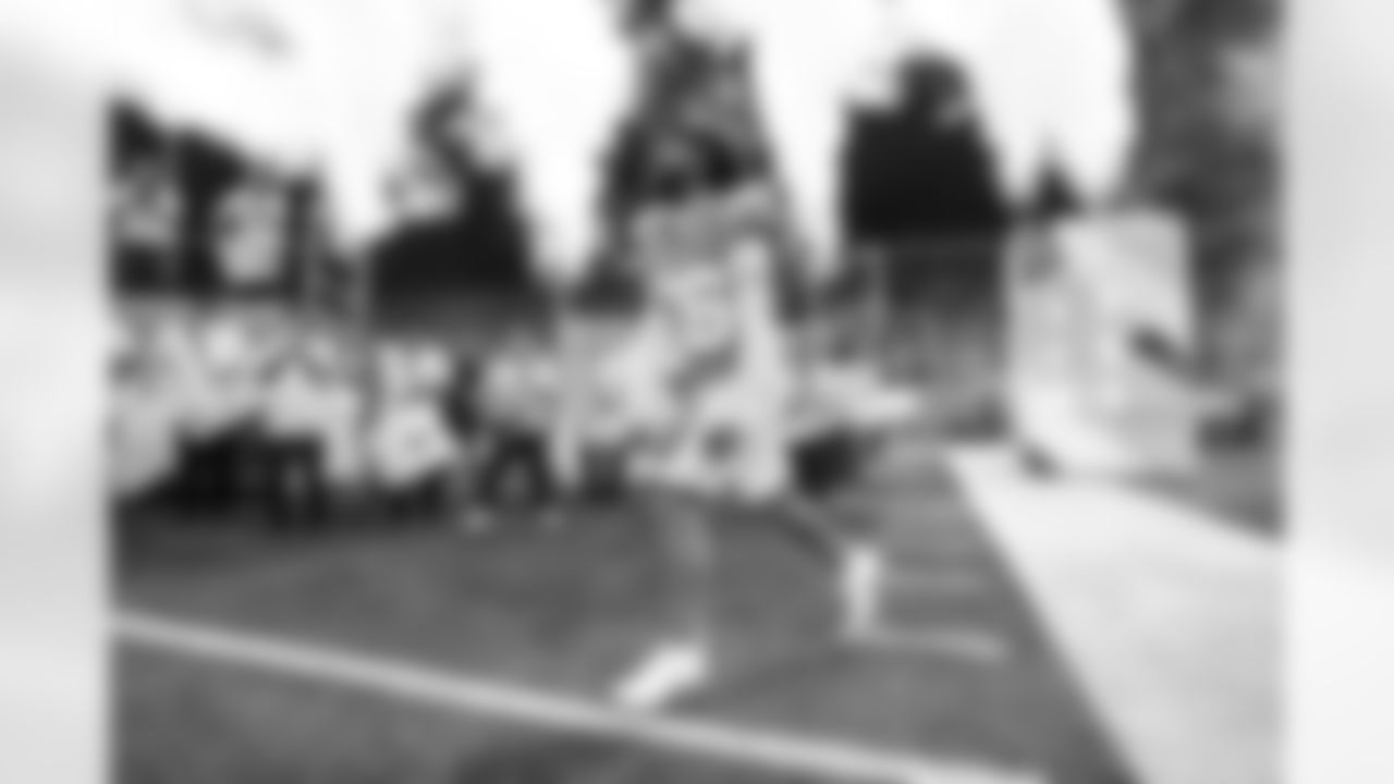 CB Donte Jackson (26)