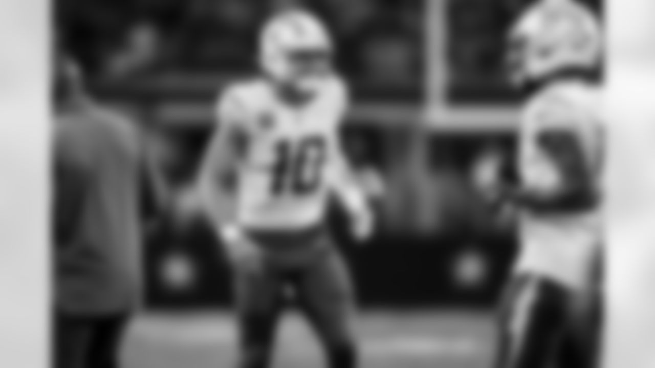 QB Justin Herbert (10)