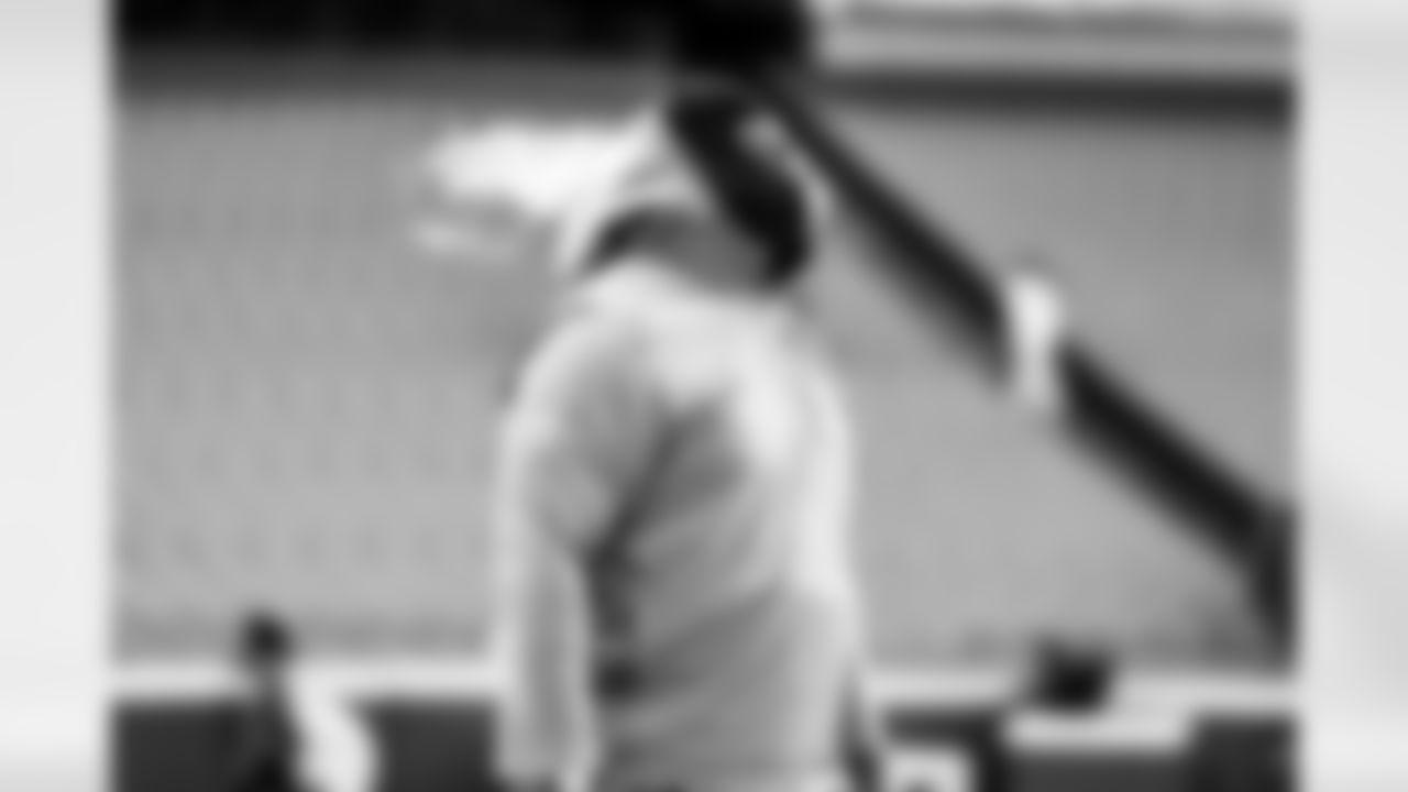 OL Jamaree Salyer (68)