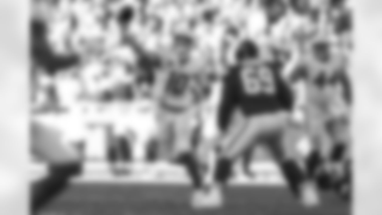 Take a look back at the best photos of Justin Herbert's 2025 campaign.