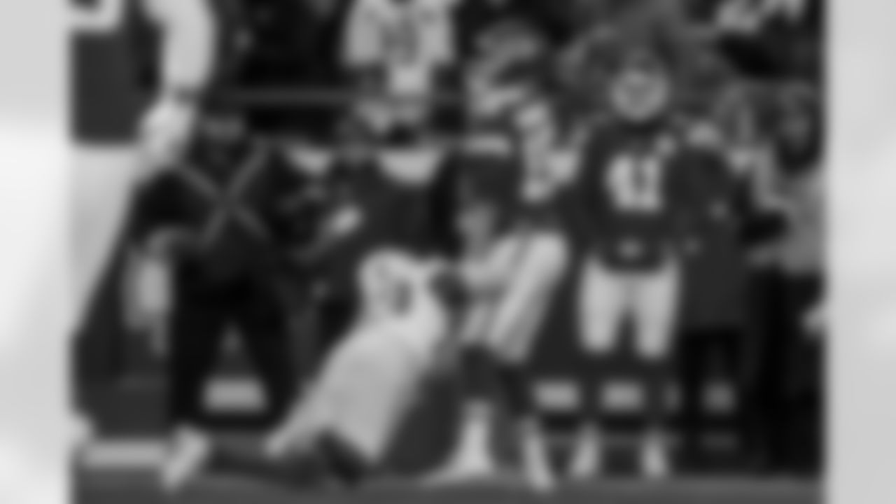 Check out the best shots from the Chargers Week 15 matchup against the Chiefs!