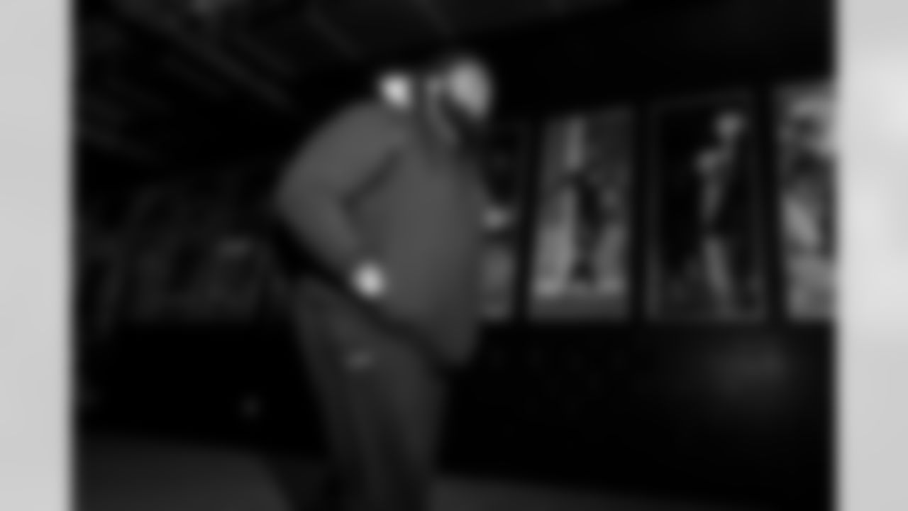 OL Jamaree Salyer (68)