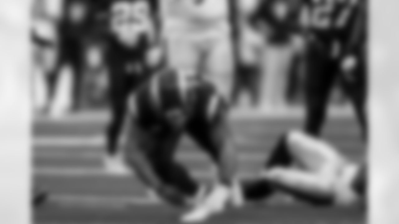 Take a look at the best photos of Chargers 2026 free agent Denzel Perryman