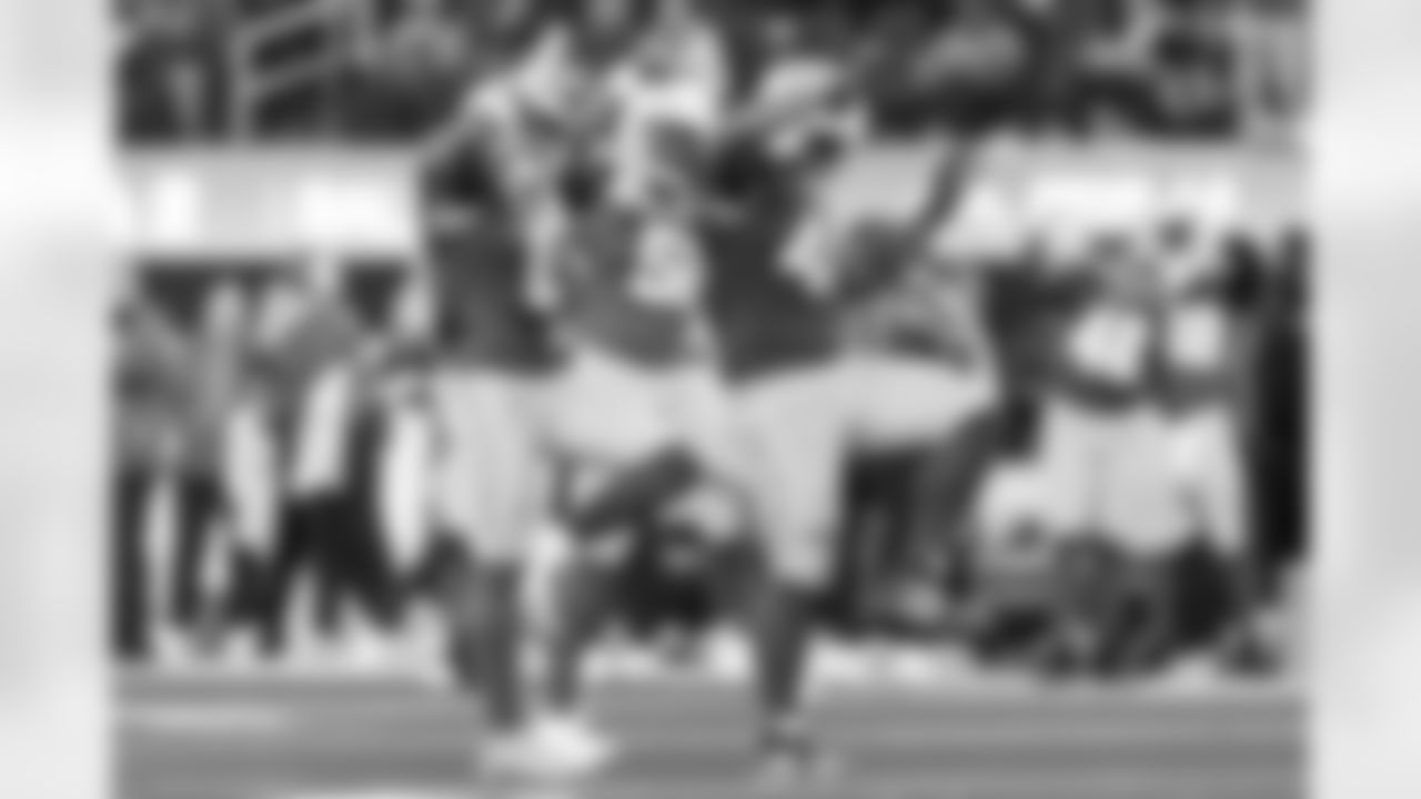 Check out the best shots from the Chargers Week 10 matchup against the Steelers!