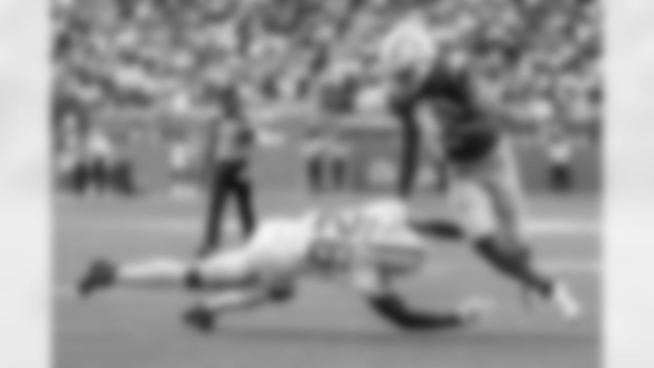 Check out the best shots from the Chargers Week 6 matchup against the Dolphins!