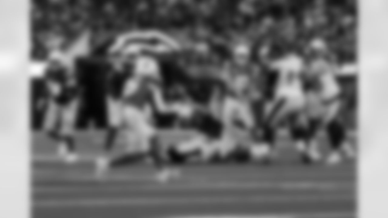 Check out the best shots from the Chargers Week 10 matchup against the Steelers!