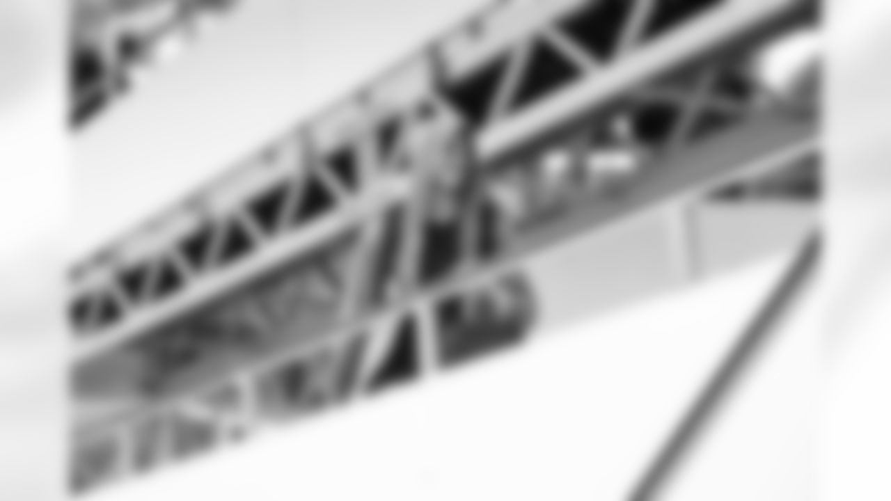 WR Ladd McConkey (15)