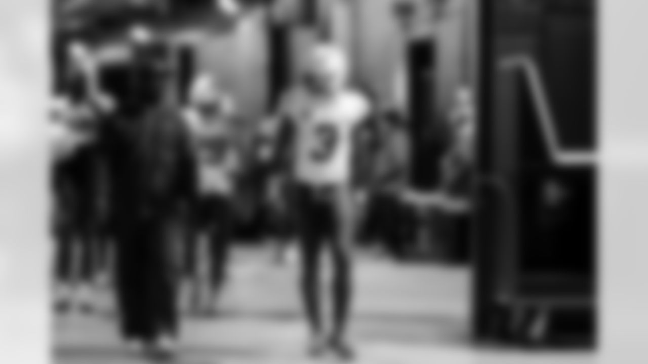 S Derwin James Jr. (3)