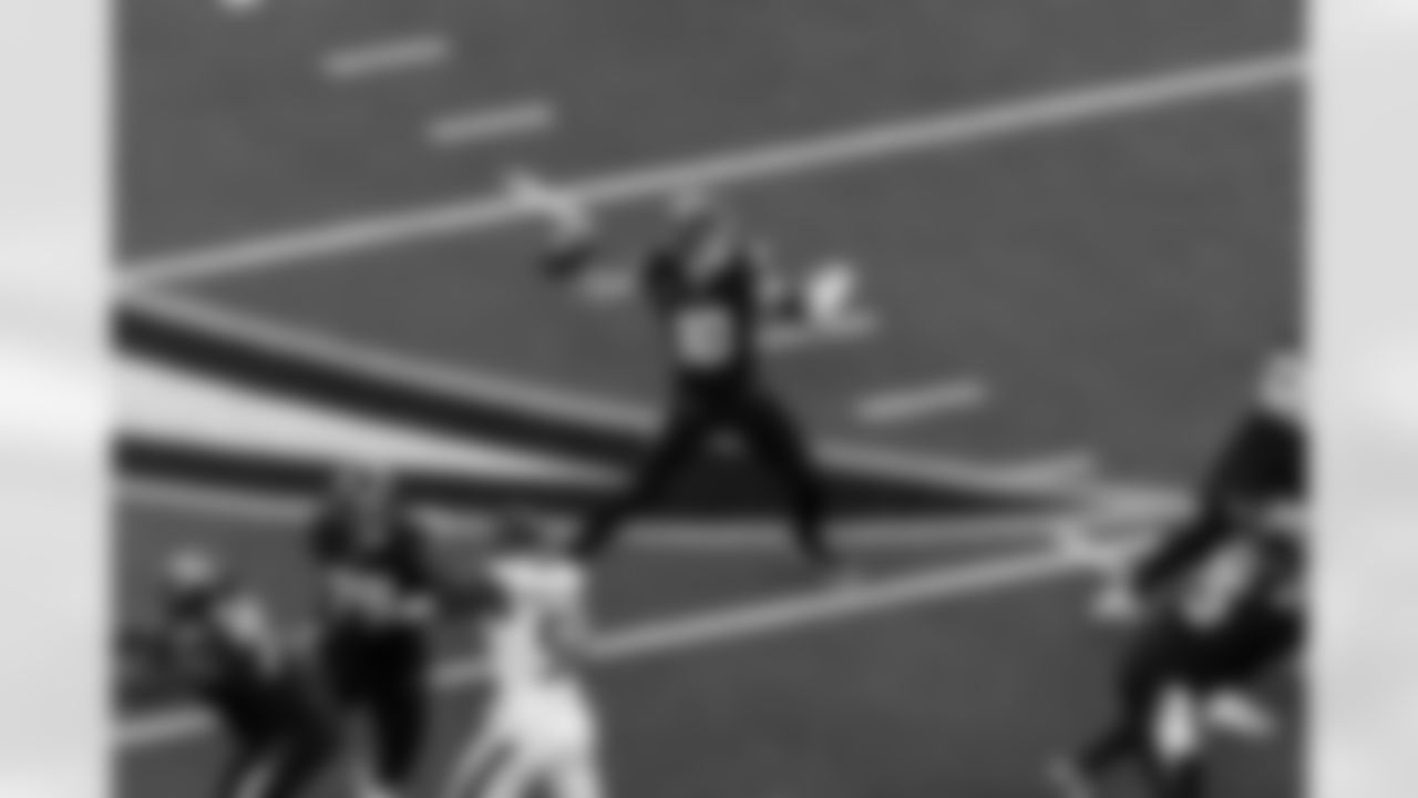 Check out the best shots from the Chargers Week 17 matchup against the Texans!