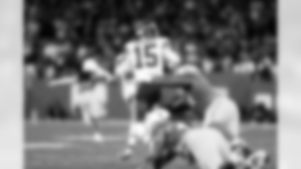 DL Da'Shawn Hand (91)