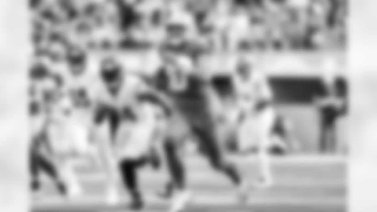 QB Justin Herbert (10)