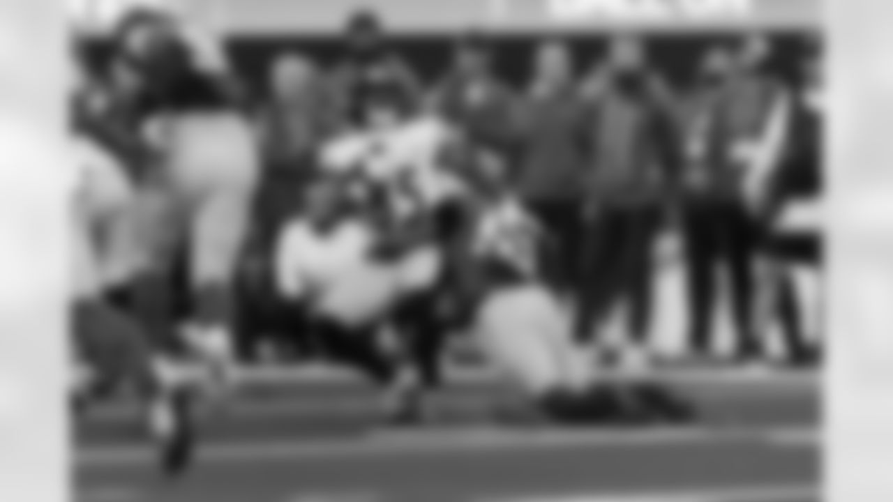 Take a look at the best photos of Chargers 2026 free agent Del'Shawn Phillips