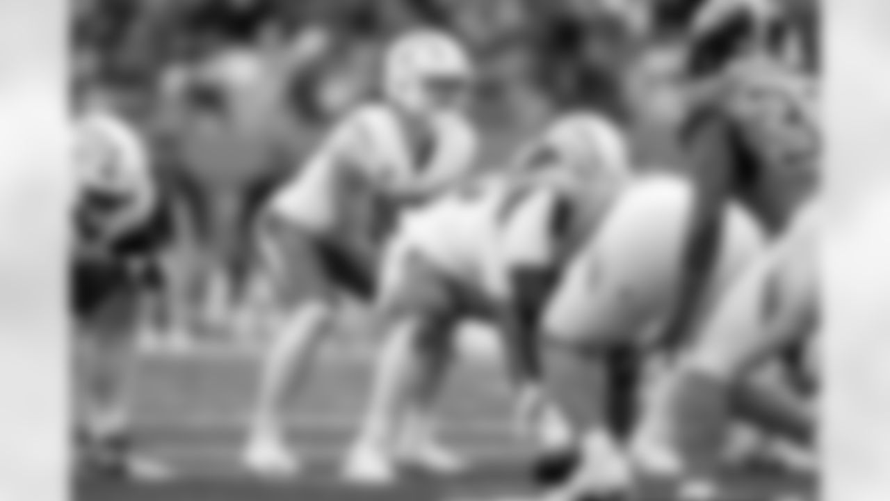 Check out the best shots from the Chargers Week 9 matchup against the Titans!