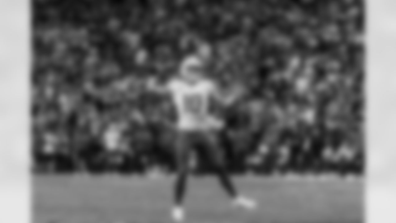 Chargers QB Justin Herbert (#10) in action during their Pro Bowl season.