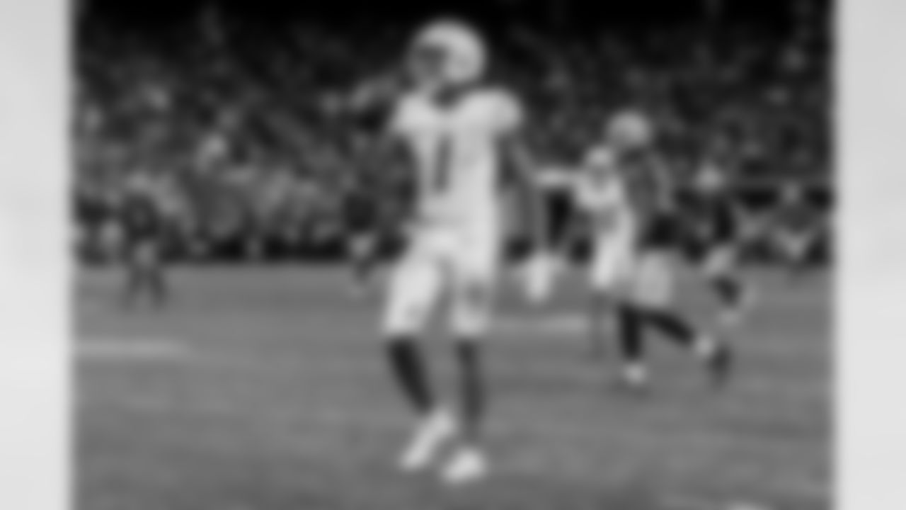 The Los Angeles Chargers play the Las Vegas Raiders on Sunday, January 5, 2025 at Allegiant Stadium in Las Vegas, NV.
[FINAL SCORE: LAC 34 - LV 20]