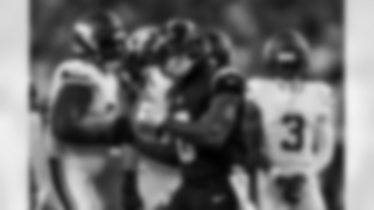 Take a look at the best photos of Chargers 2026 free agent Denzel Perryman