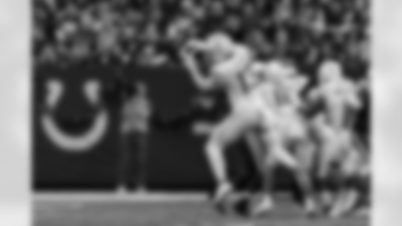 The Los Angeles Chargers play the Indianapolis Colts on Monday, December 26, 2022 at Lucas Oil Stadium in Indianapolis, IN.
[FINAL SCORE: LAC 20 - IND 3]