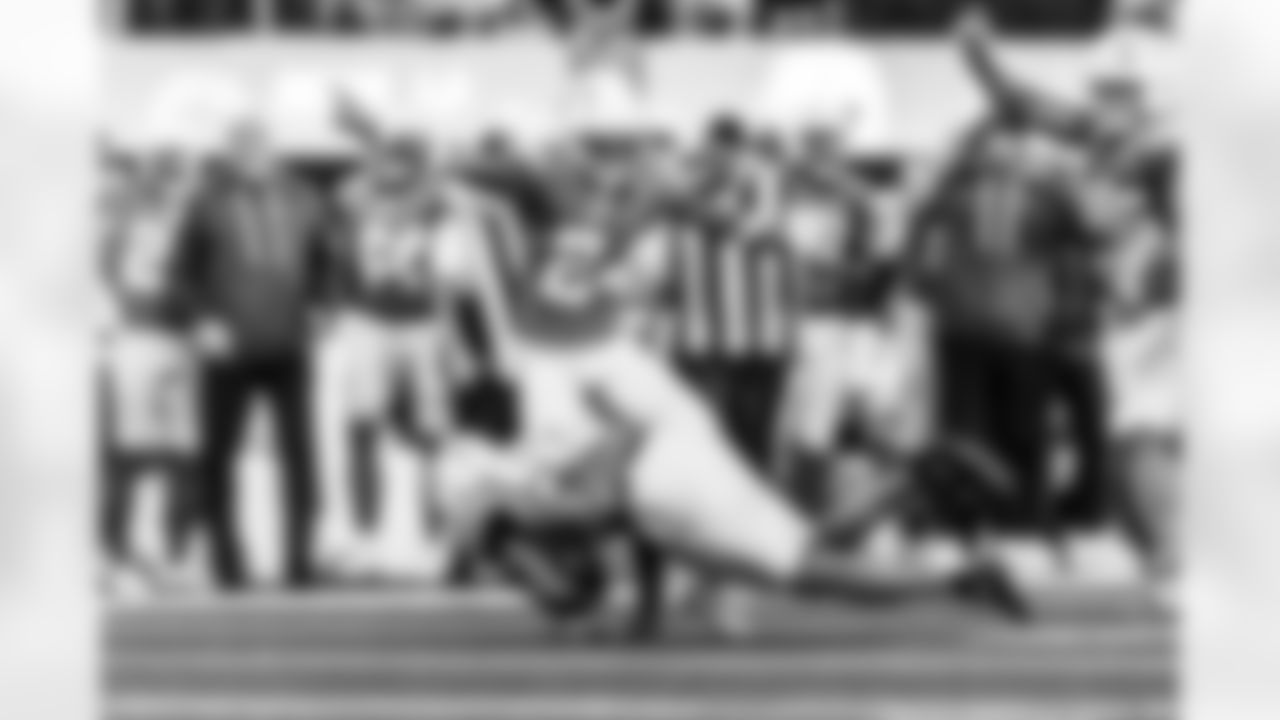 Take a look back at the Chargers Week 10 matchup with the Steelers in monochrome.