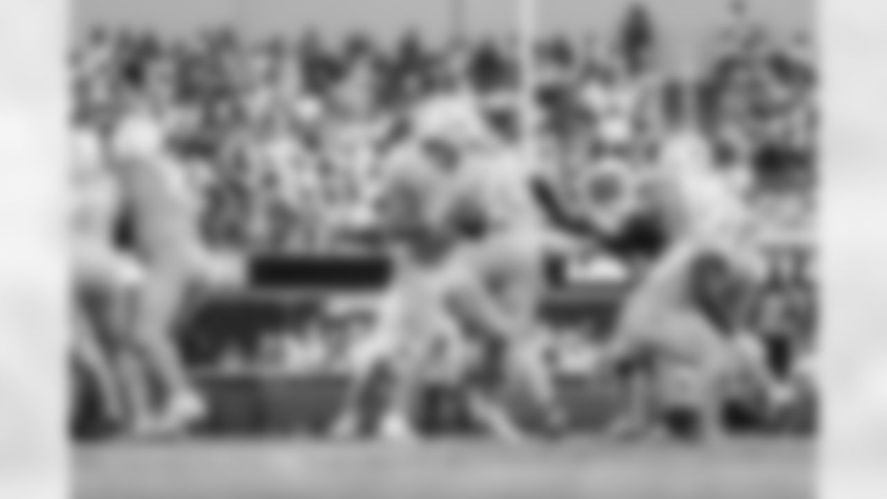 QB Justin Herbert (10)