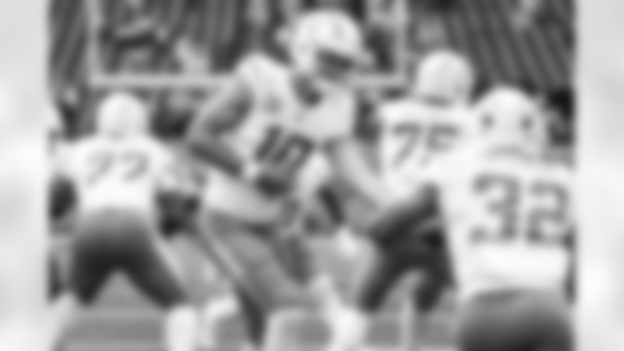 QB Justin Herbert (10)