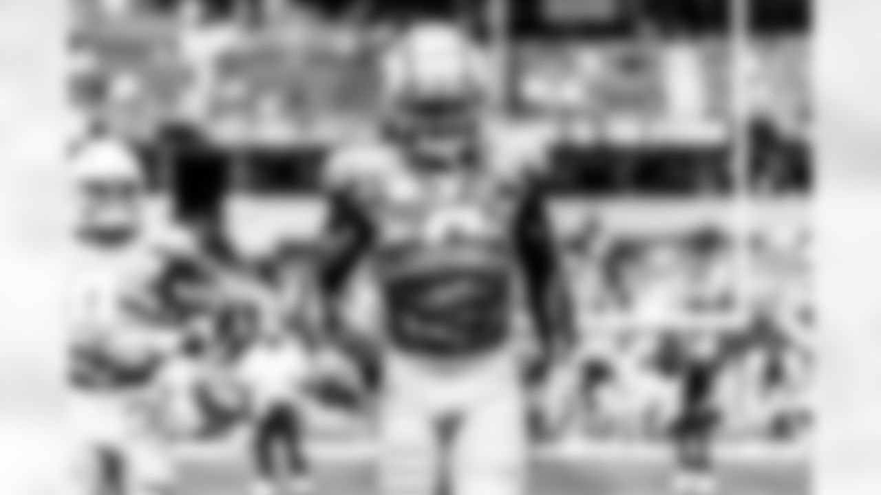 The Los Angeles Chargers play the Las Vegas Raiders on Sunday, September 8, 2024 at SoFi Stadium in Inglewood, CA.
[FINAL SCORE: LAC 22 - LV 10]