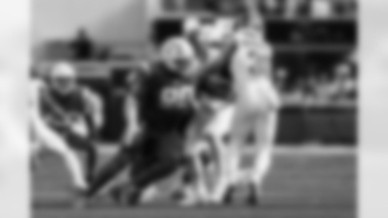 The Los Angeles Chargers agreed to terms on a multi-year contract extension with defensive lineman Teair Tart