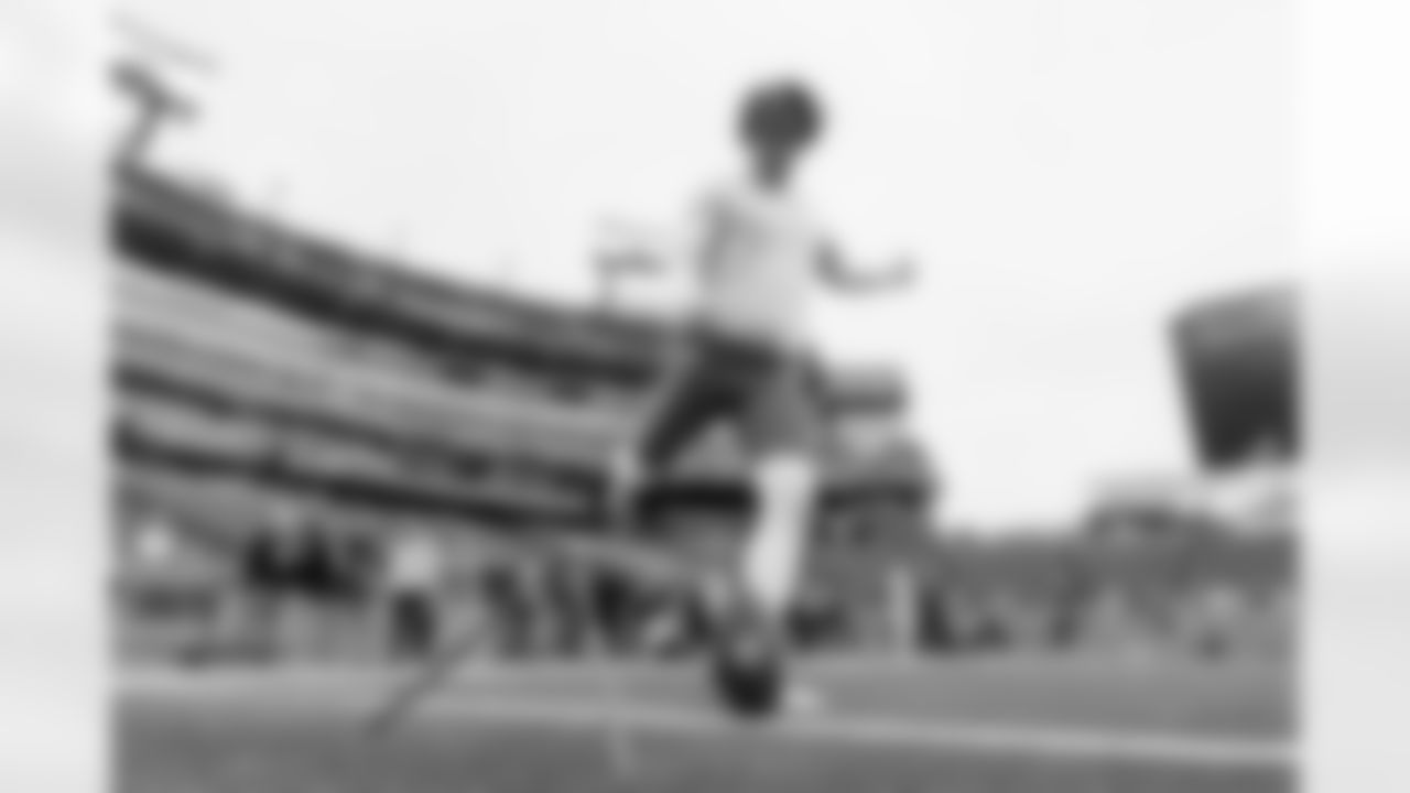 Check out the best shots from the Chargers Week 9 matchup against the Titans!