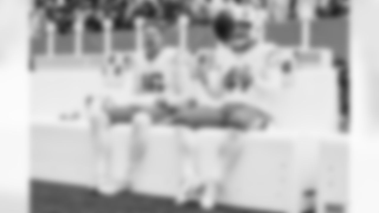 P JK Scott (16) and LS Rick Lovato (41)