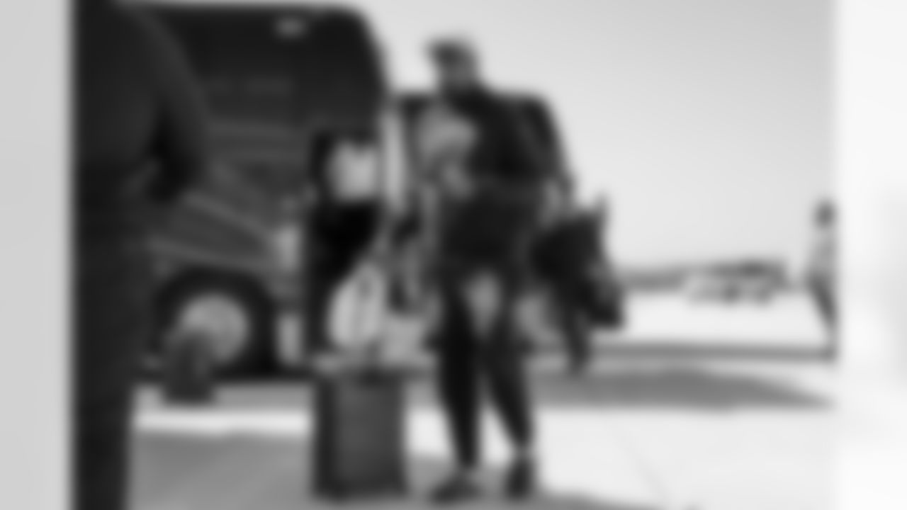 OLB Kyle Kennard (54)