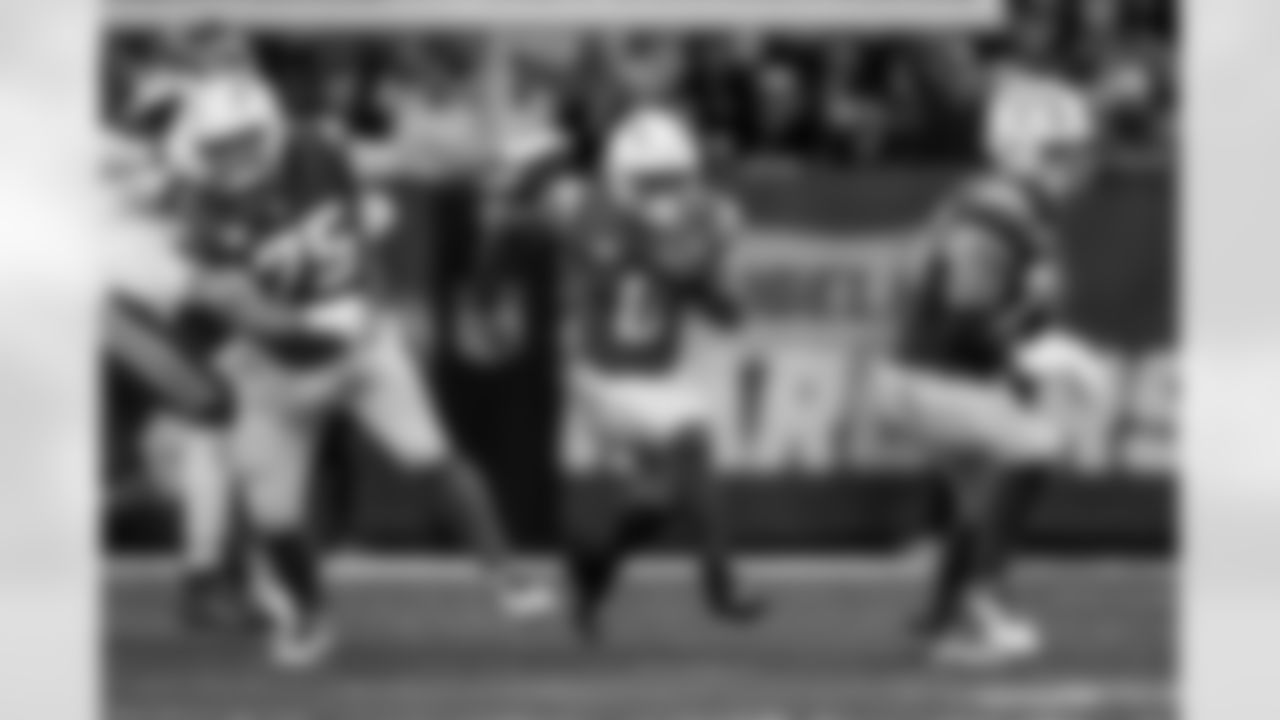 Take a look back at the best photos of the Chargers 2025 draft class in their inaugural NFL campaign.