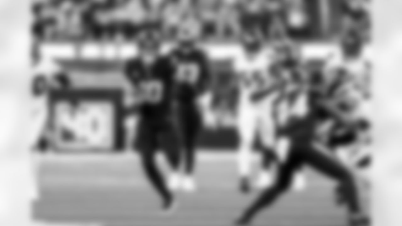 QB Justin Herbert (10)