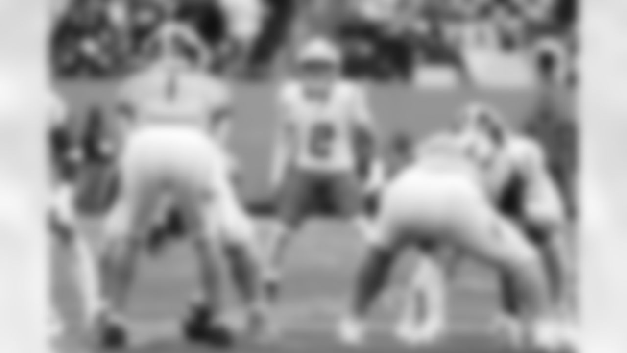 DB Elijah Molden (2)