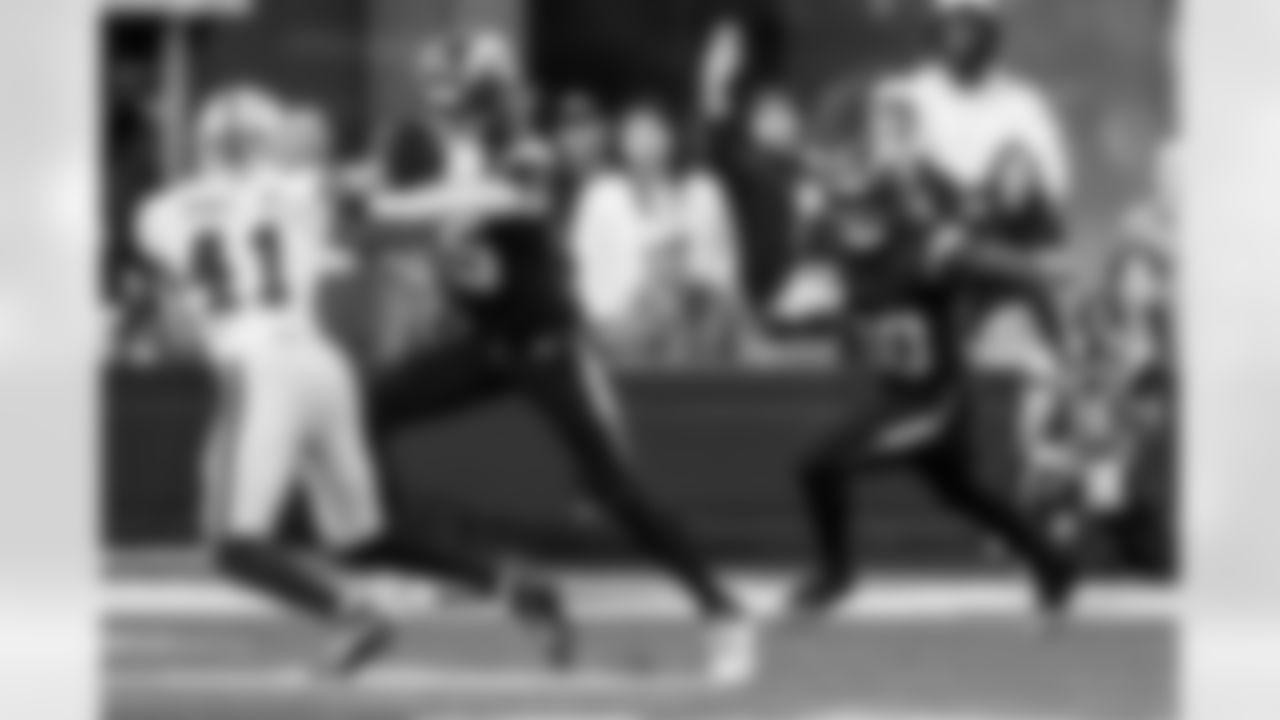 Check out the best shots from the Chargers Week 13 matchup against the Raiders!