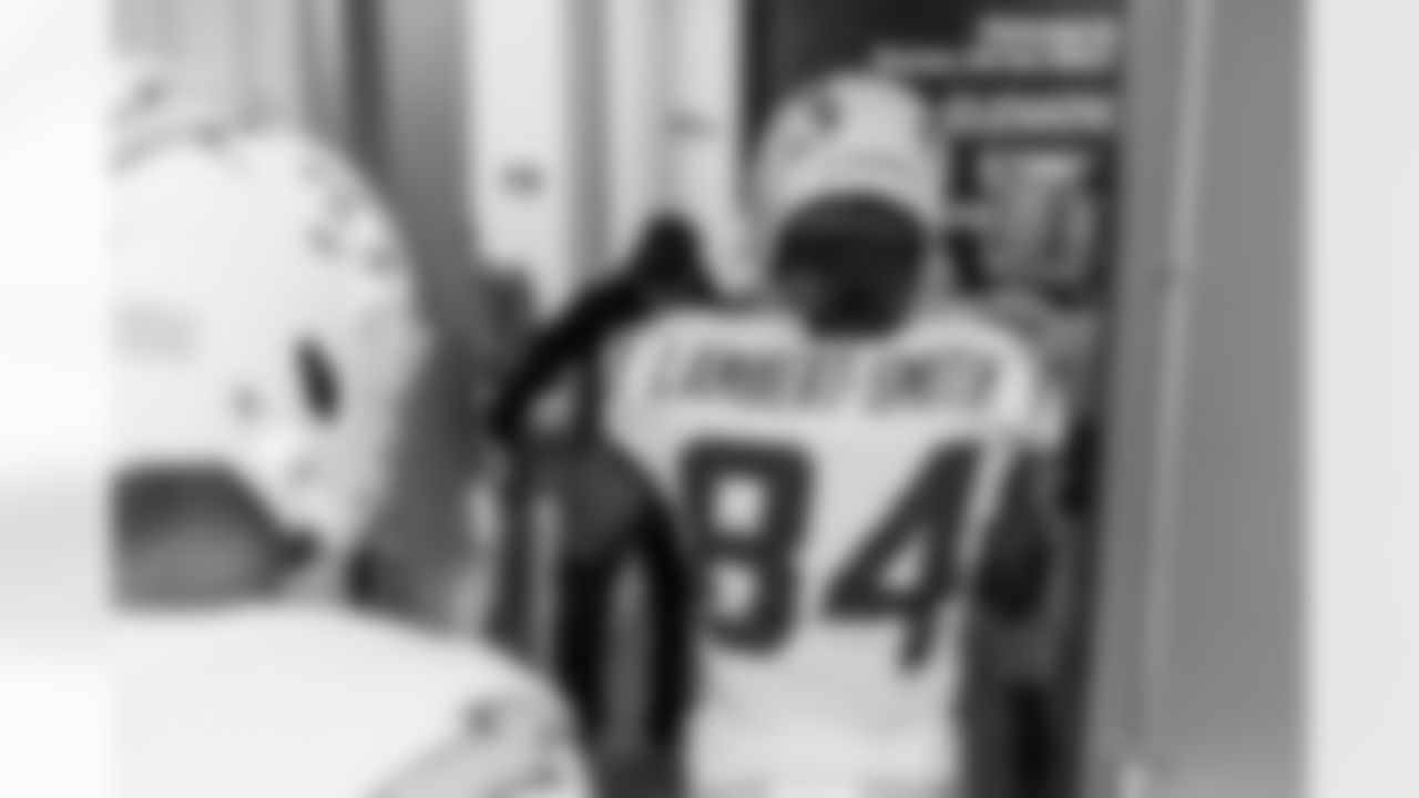 Check out the best shots from the Chargers Week 18 matchup against the Broncos!