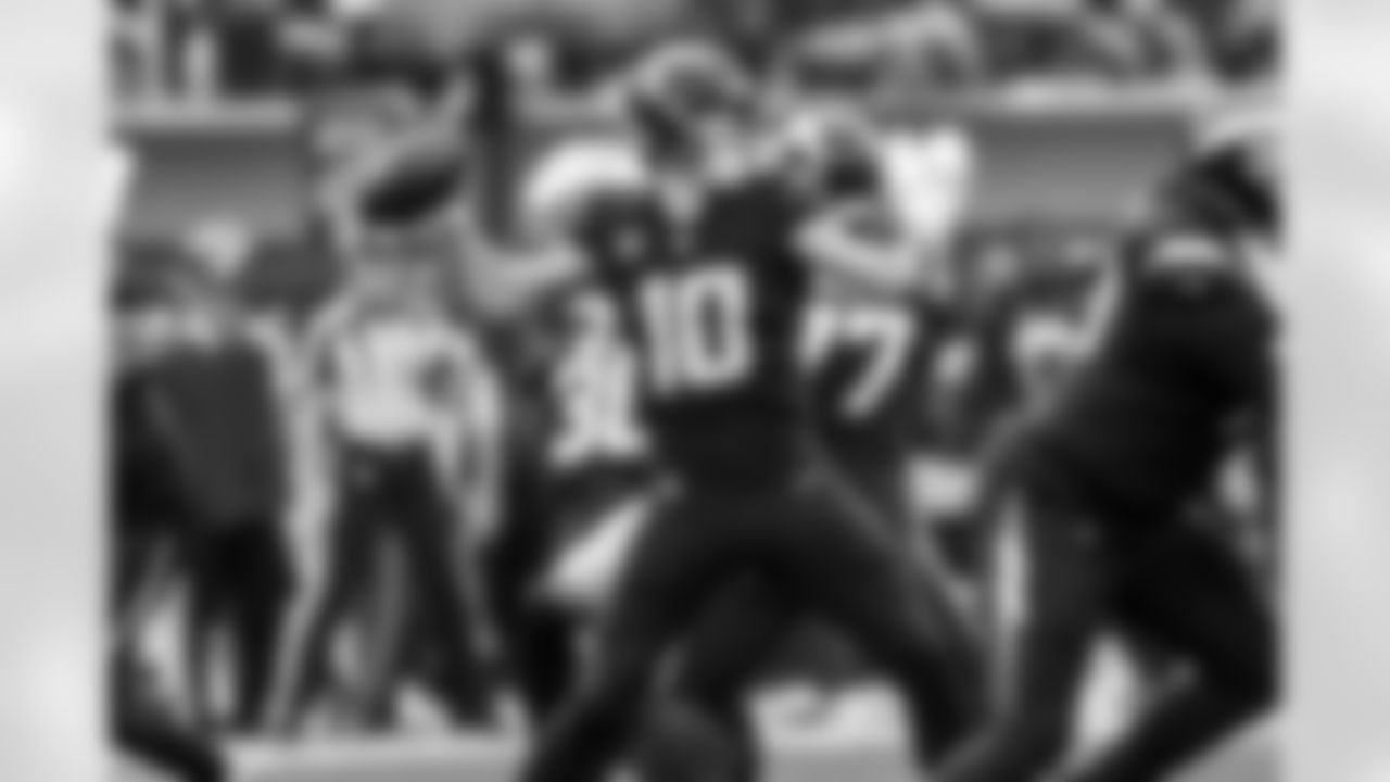 QB Justin Herbert (10)