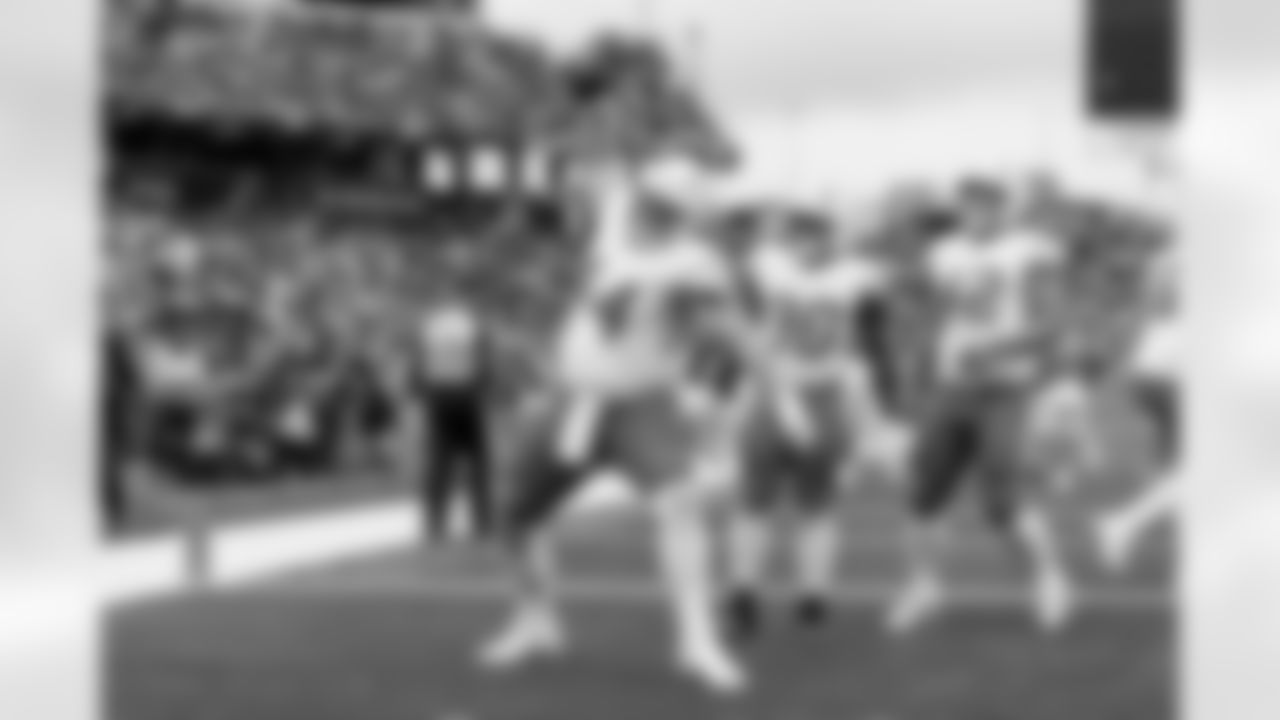 Take a look back at the best photos of the Chargers best celebrations of the 2025 season.