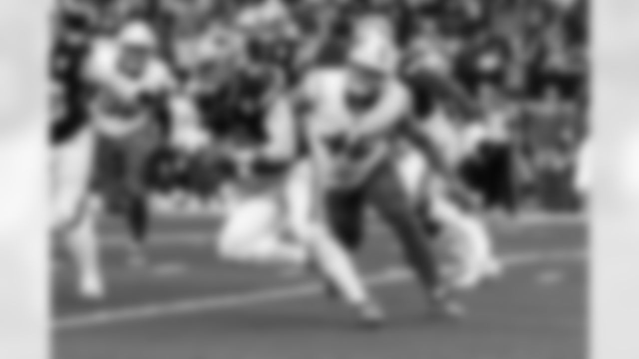 Check out the best shots from the Chargers Week 16 matchup against the Cowboys!