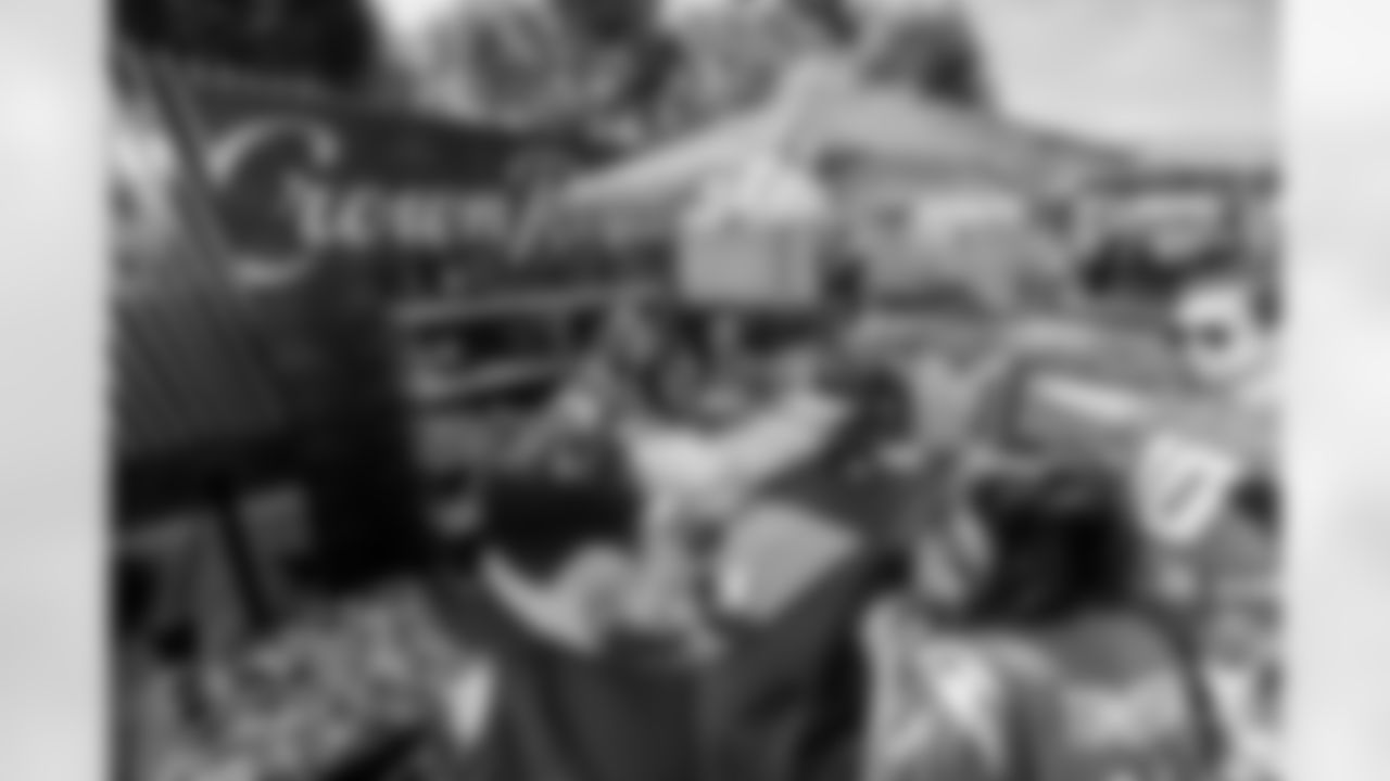 The Los Angeles Chargers play the Tennessee Titans on Sunday, November 10, 2024 at SoFi Stadium in Inglewood, CA.
[FINAL SCORE: LAC 27 - TEN 17]