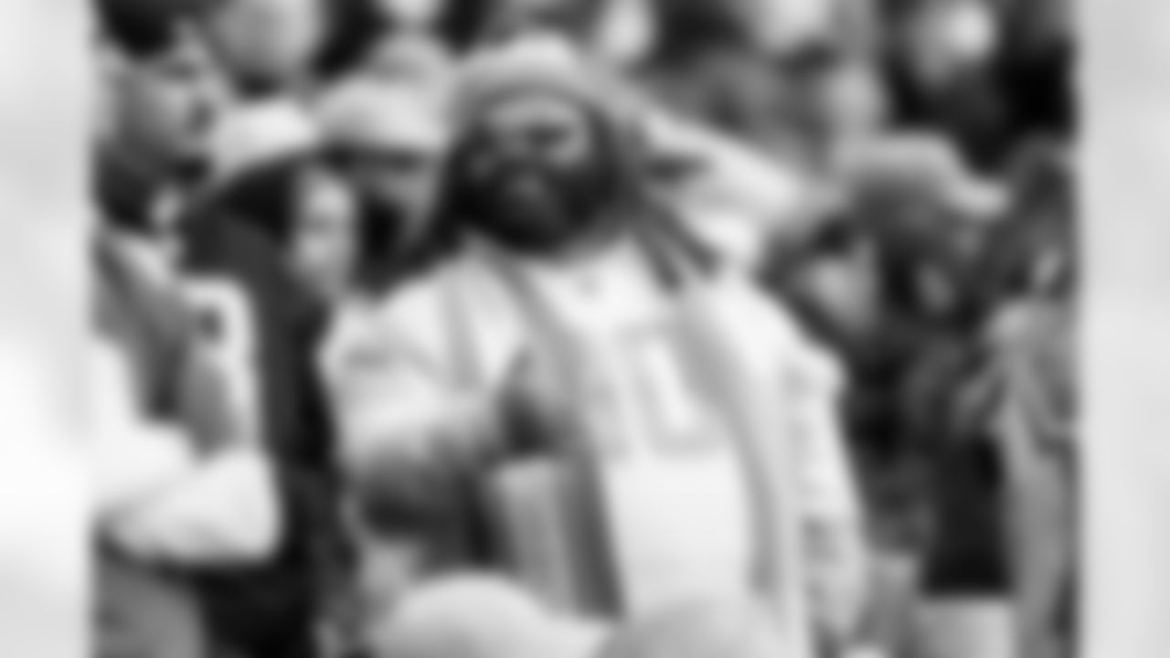 Check out the best shots from the Chargers Week 9 matchup against the Titans!