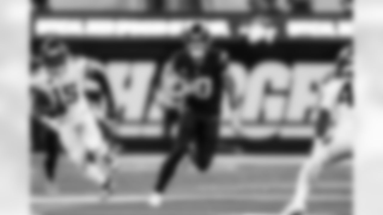 QB Justin Herbert (10)