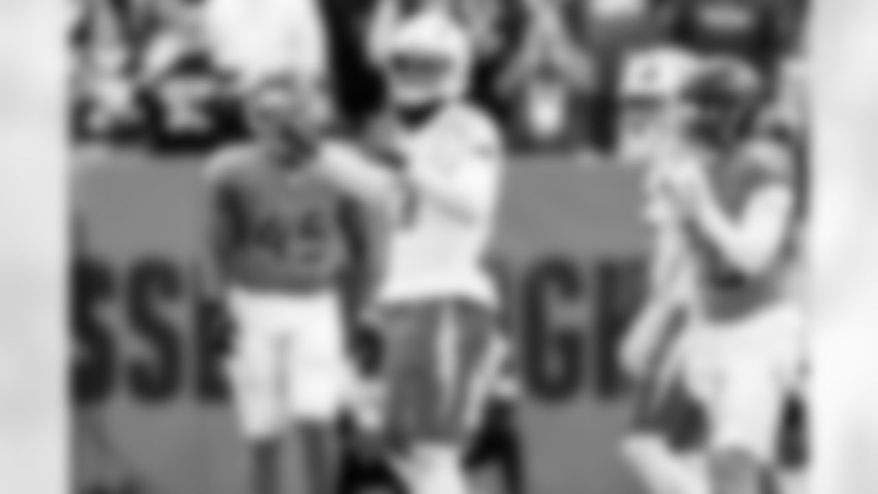 Check out the best shots from the Chargers Week 9 matchup against the Titans!