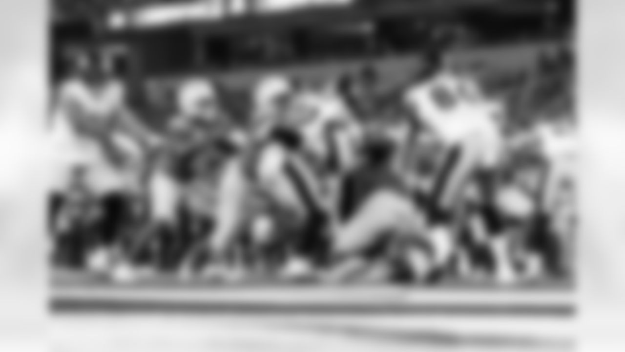 Check out the best shots from the Chargers Week 10 matchup against the Steelers!