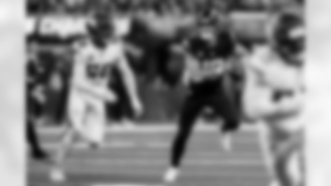 Check out the best shots from the Chargers Week 8 matchup against the Vikings!