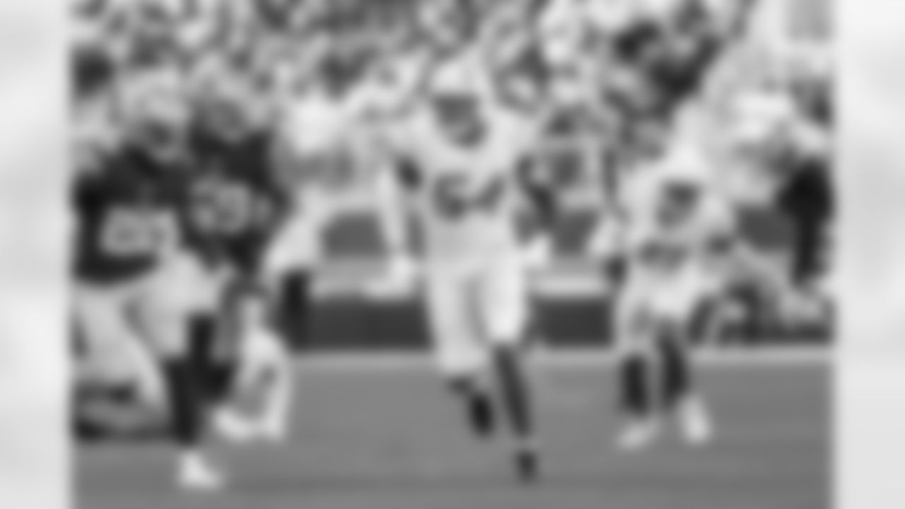 OLB Kyle Kennard (54)