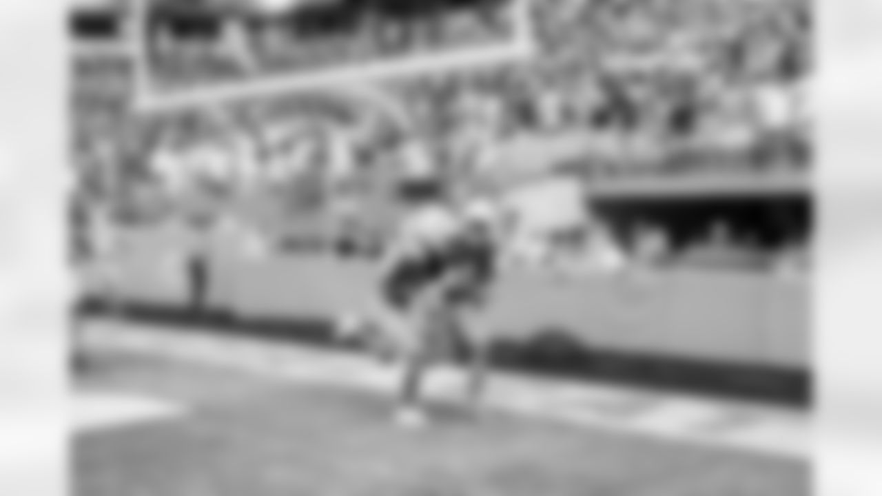 CB Tarheeb Still (29) and S Derwin James Jr. (3)