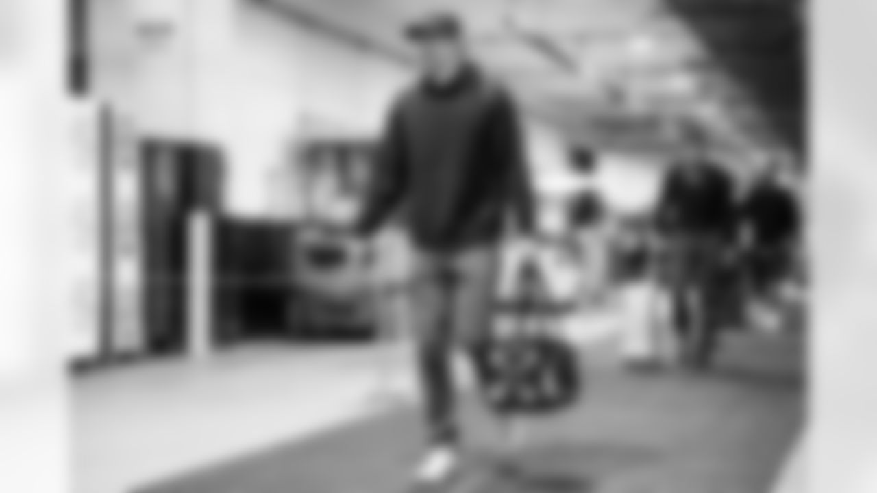 QB Justin Herbert (10)