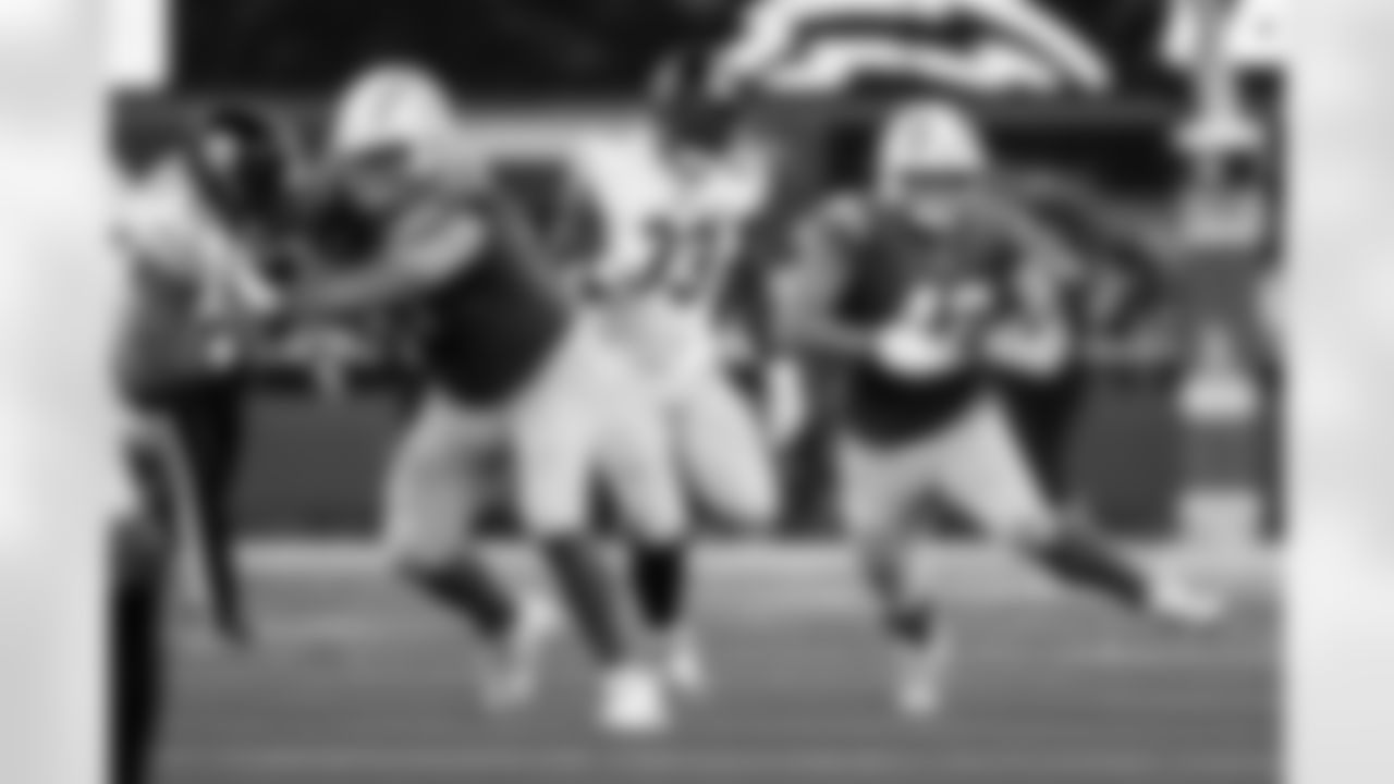 Check out the best shots from the Chargers Week 10 matchup against the Steelers!