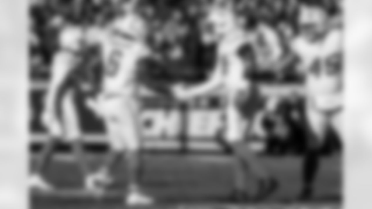 Check out the best shots from the Chargers Week 15 matchup against the Chiefs!