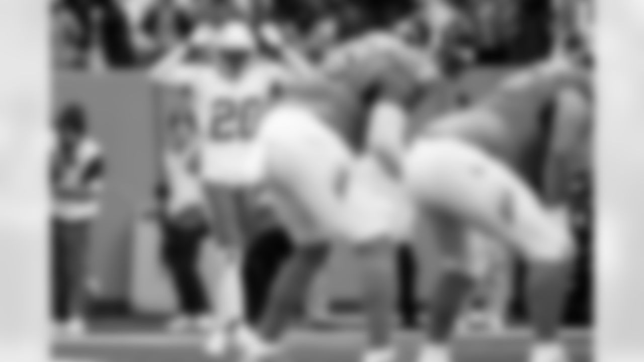 Check out the best shots from the Chargers Week 9 matchup against the Titans!