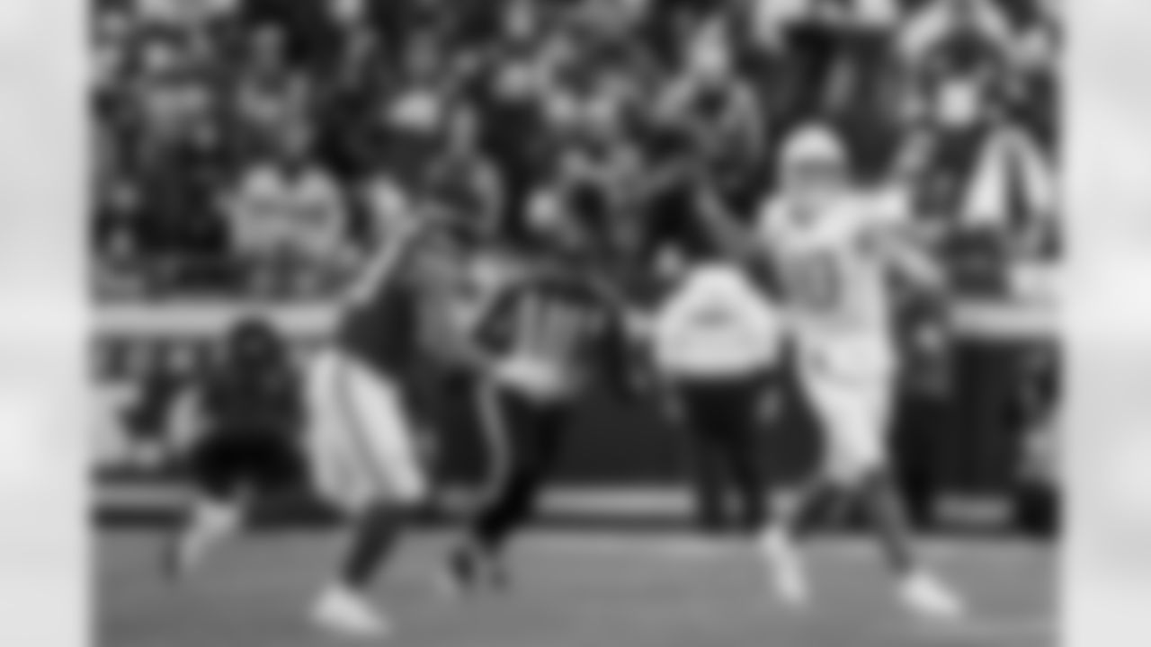 Check out the best shots from the Chargers Week 15 matchup against the Chiefs!